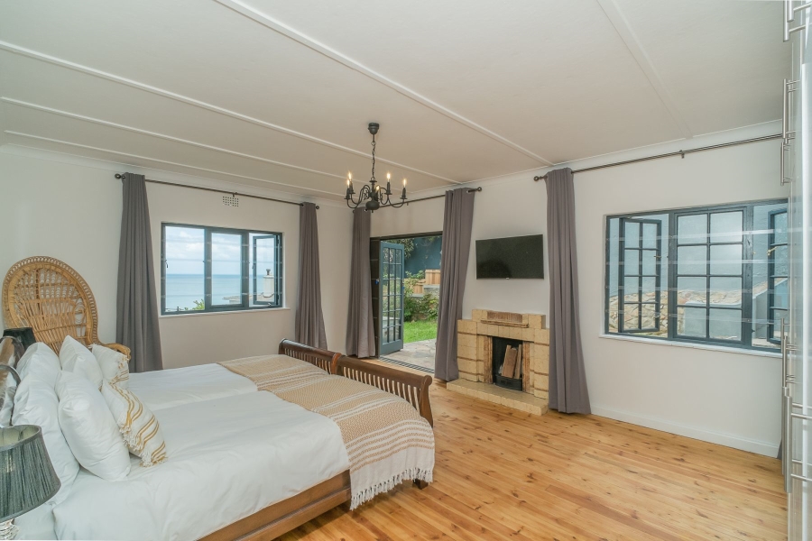 To Let 4 Bedroom Property for Rent in St James Western Cape